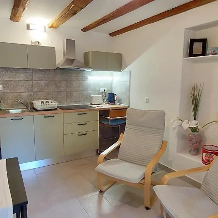 Amelia Apartman *